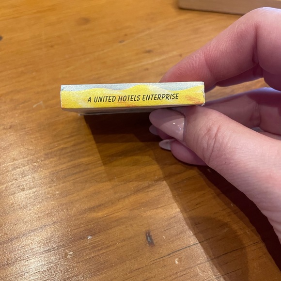 Vintage Wilbur Clark's Desert Inn - Las Vegas, Nevada Souvenir Matchbook - Picture 3 of 7